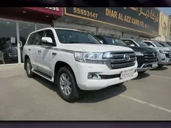 Toyota  Land Cruiser  VXR  2021  Automatic  0 Km  8 Cylinder  Four Wheel Drive (4WD)  SUV  White  With Warranty