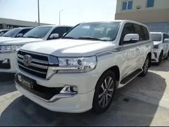 Toyota  Land Cruiser  VXS  2016  Automatic  153,000 Km  8 Cylinder  Four Wheel Drive (4WD)  SUV  White  With Warranty