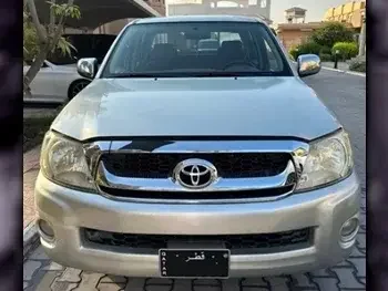 Toyota  Hilux  2011  Manual  249,000 Km  4 Cylinder  Pick Up  Silver