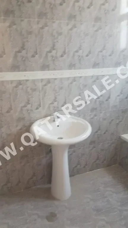 Family Residential  - Not Furnished  - Al Rayyan  - Al Luqta  - 5 Bedrooms