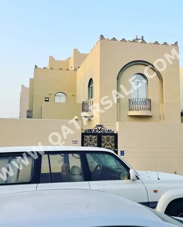 Family Residential  - Semi Furnished  - Al Wakrah  - Al Wukair  - 7 Bedrooms