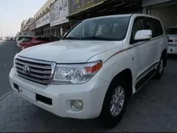 Toyota  Land Cruiser  VXR  2015  Automatic  273,000 Km  8 Cylinder  Four Wheel Drive (4WD)  SUV  White  With Warranty