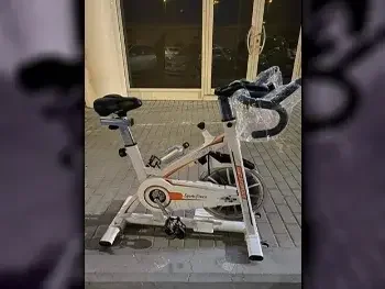 أجهزة اللياقة البدنية - دراجات التمرين