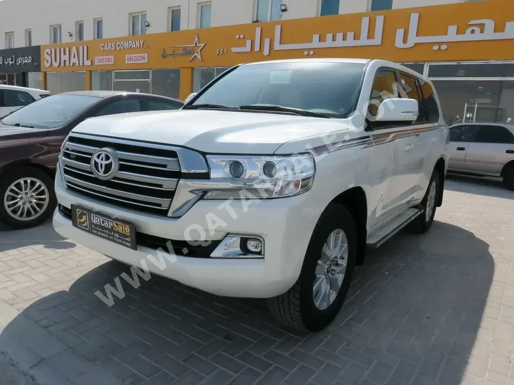 Toyota  Land Cruiser  GXR  2021  Automatic  41,000 Km  6 Cylinder  Four Wheel Drive (4WD)  SUV  White  With Warranty