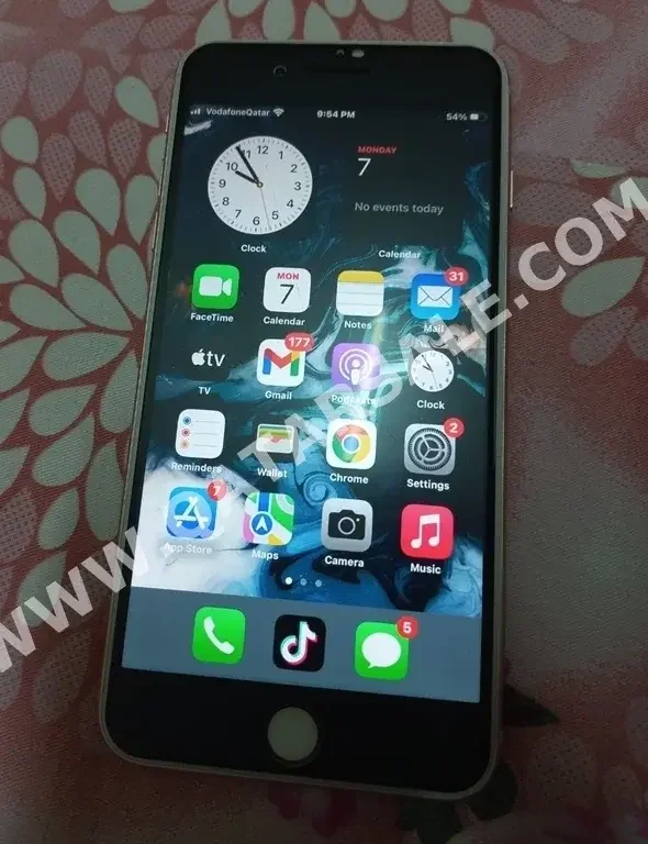 Apple  - iPhone 8  - Plus  - Gold  - 256 GB  - Under Warranty