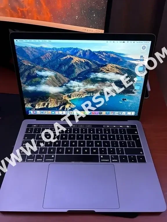 Laptops Apple  - MacBook Pro 13 Inch  - Grey  - MacOS  - Intel  - Core i5  -Memory (Ram): 8 GB