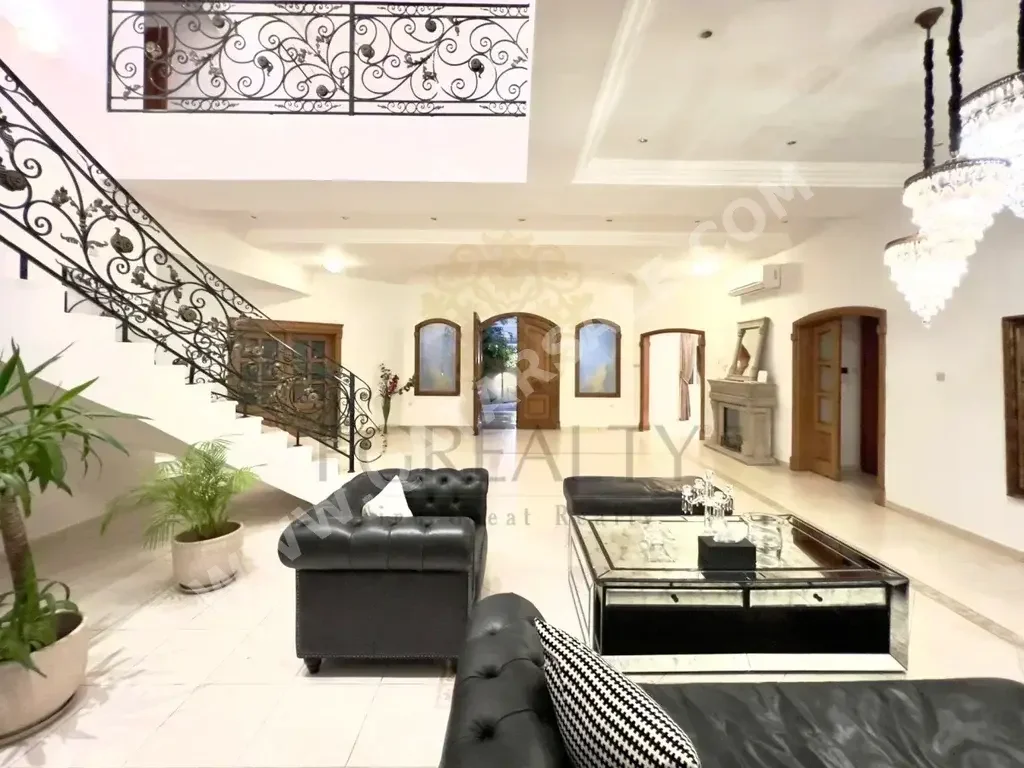 Family Residential  - Semi Furnished  - Doha  - Al Dafna  - 5 Bedrooms