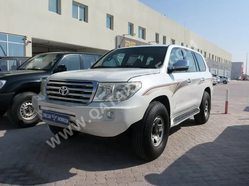 Toyota  Land Cruiser  GXR  2009  Automatic  452,000 Km  6 Cylinder  Four Wheel Drive (4WD)  SUV  White  With Warranty