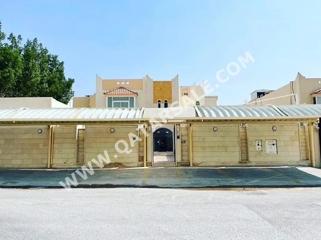 Family Residential  - Fully Furnished  - Doha  - Al Maamoura  - 7 Bedrooms