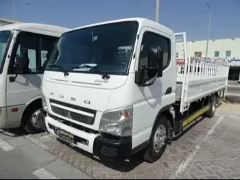 Mitsubishi  Fuso Canter  2017  Manual  175,000 Km  4 Cylinder  Rear Wheel Drive (RWD)  Pick Up  White  With Warranty