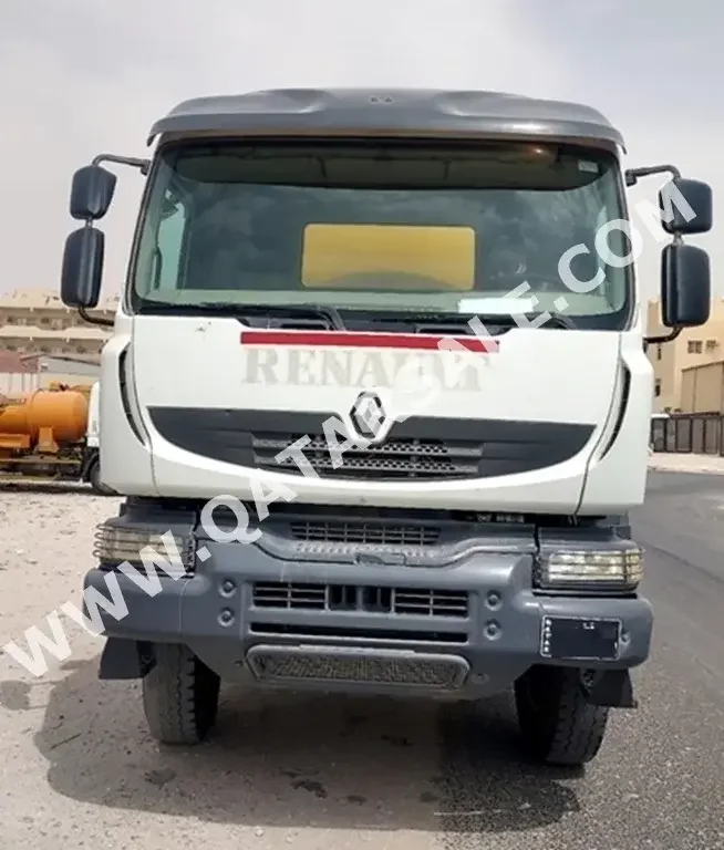 Water Tanker Reanult  2011  White and yellow  Dark Grey  5  8  4000  688000 Km