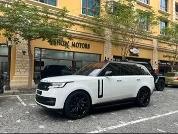 Land Rover  Range Rover  Vogue HSE  2022  Automatic  4,000 Km  8 Cylinder  Four Wheel Drive (4WD)  SUV  White  With Warranty