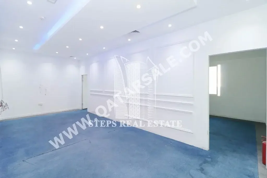 Commercial Offices - Not Furnished  - Doha  - Al Muntazah