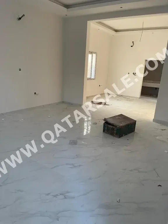 Family Residential  - Not Furnished  - Al Rayyan  - Izghawa  - 7 Bedrooms