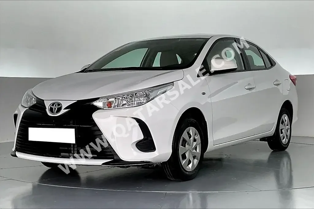 Toyota  Yaris  Sedan  White  2021