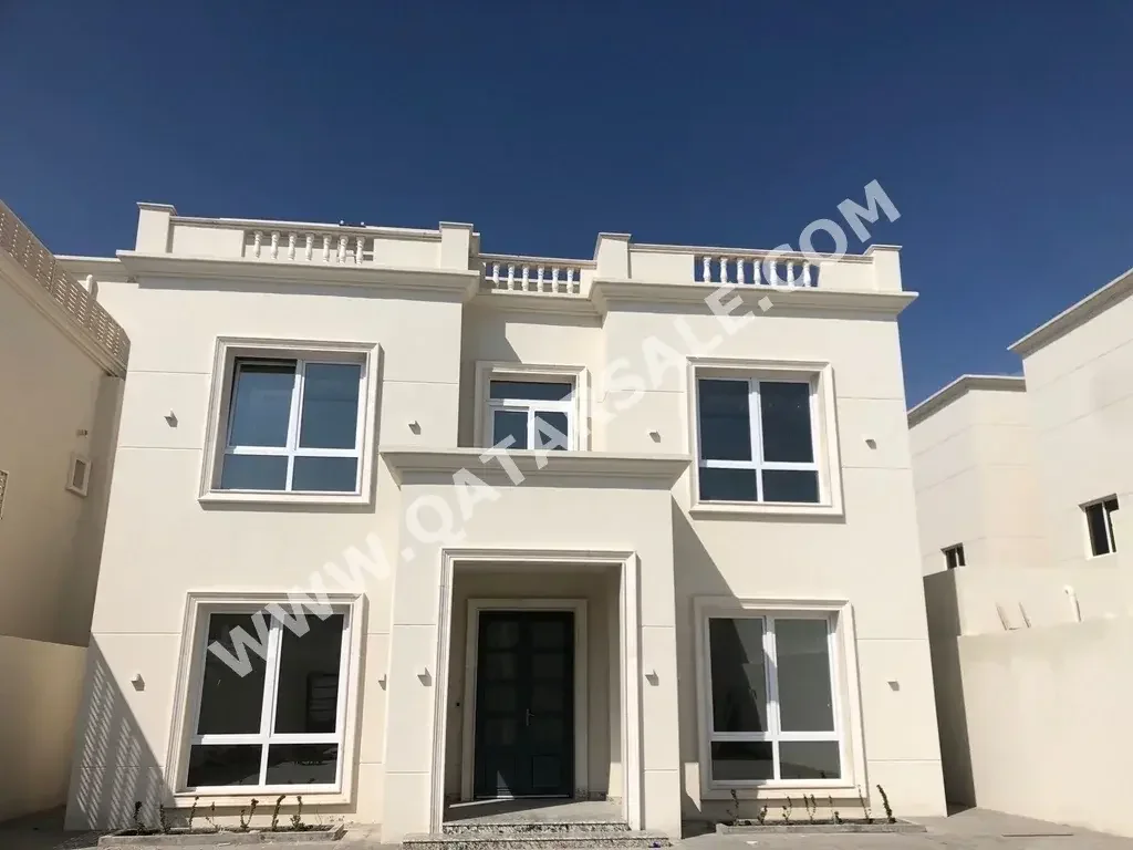 Family Residential  - Not Furnished  - Al Shamal  - 8 Bedrooms