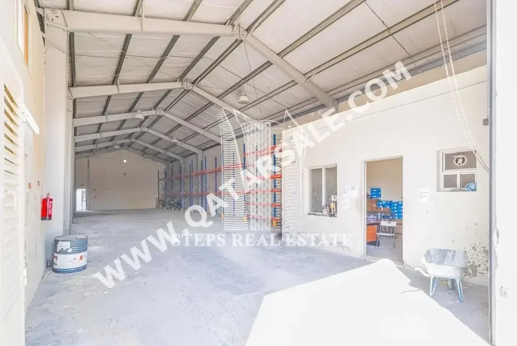 Warehouses & Stores - Doha  - Industrial Area  -Area Size: 800 Square Meter