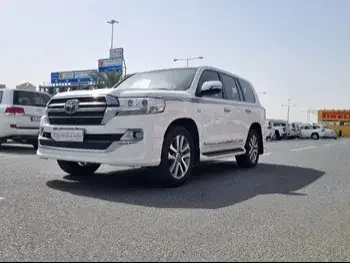 Toyota  Land Cruiser  VXR  2019  Automatic  81,000 Km  8 Cylinder  Four Wheel Drive (4WD)  SUV  White  With Warranty