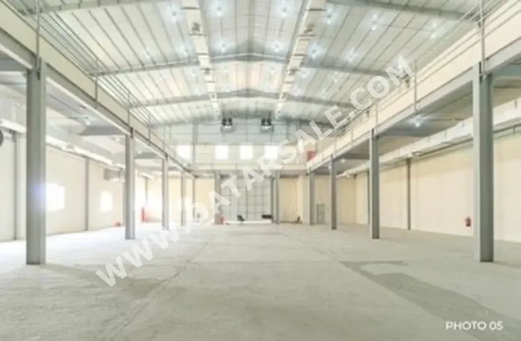 Warehouses & Stores - Doha  - Ras Abu Aboud  -Area Size: 1800 Square Meter