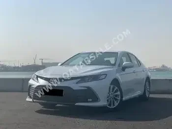 Toyota  Camry  GLE  2021  Automatic  0 Km  4 Cylinder  Front Wheel Drive (FWD)  Sedan  Pearl  With Warranty