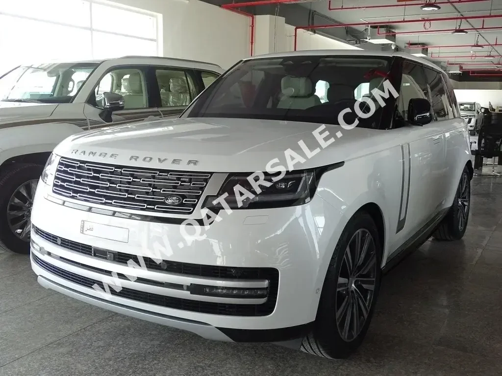 Land Rover  Range Rover  Vogue  Autobiography  2022  Automatic  7,600 Km  8 Cylinder  Four Wheel Drive (4WD)  SUV  White  With Warranty