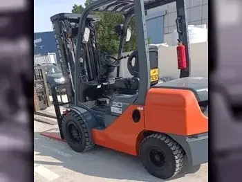 Forklift 2023  Orange and gray  4  30DF-7  Toyota  2  4530  2.8  Warranty
