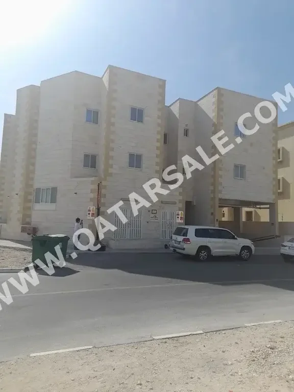 Labour Camp - Family Residential  - Doha  - Fereej New Al Hitmi  For Sale