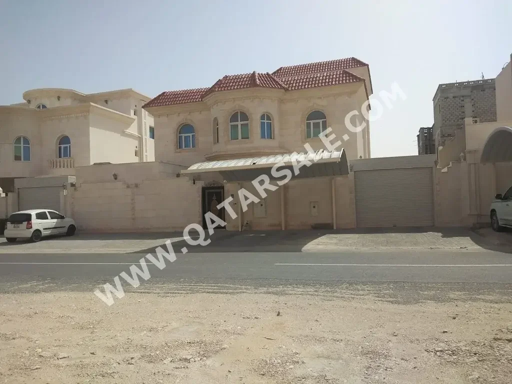 Family Residential  - Not Furnished  - Doha  - 6 Bedrooms